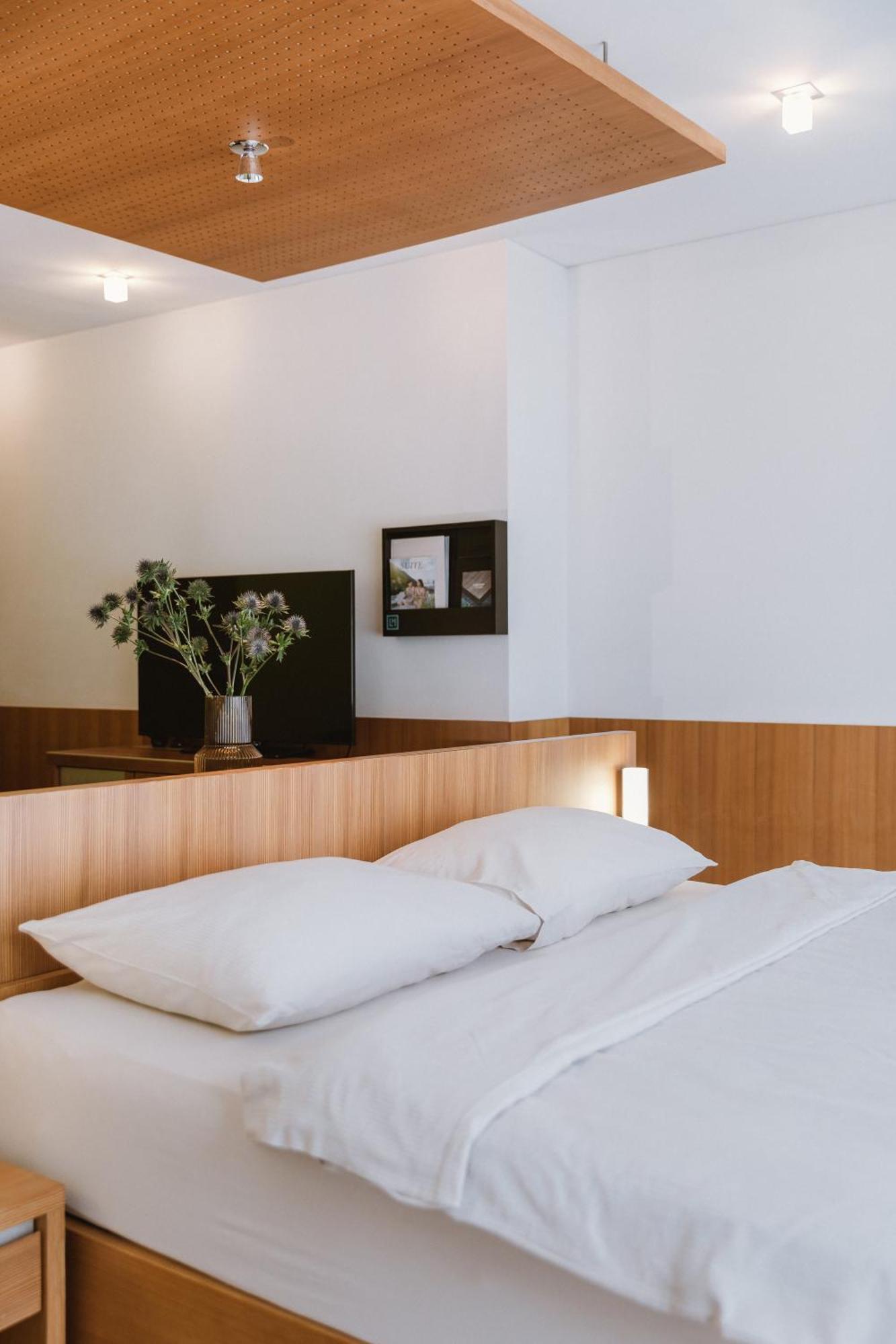 Lindenhof Pure Luxury & Spa Dolcevita Resort Naturns Exterior photo