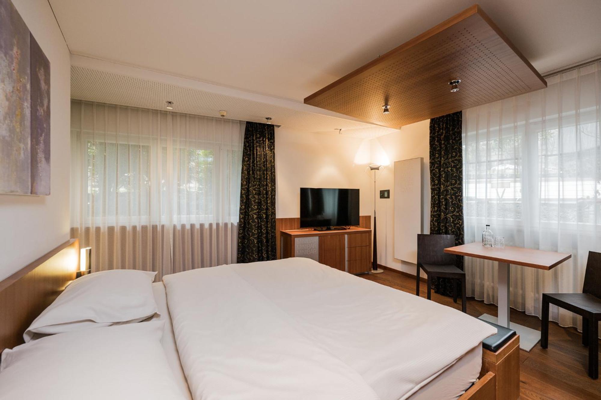 Lindenhof Pure Luxury & Spa Dolcevita Resort Naturns Exterior photo
