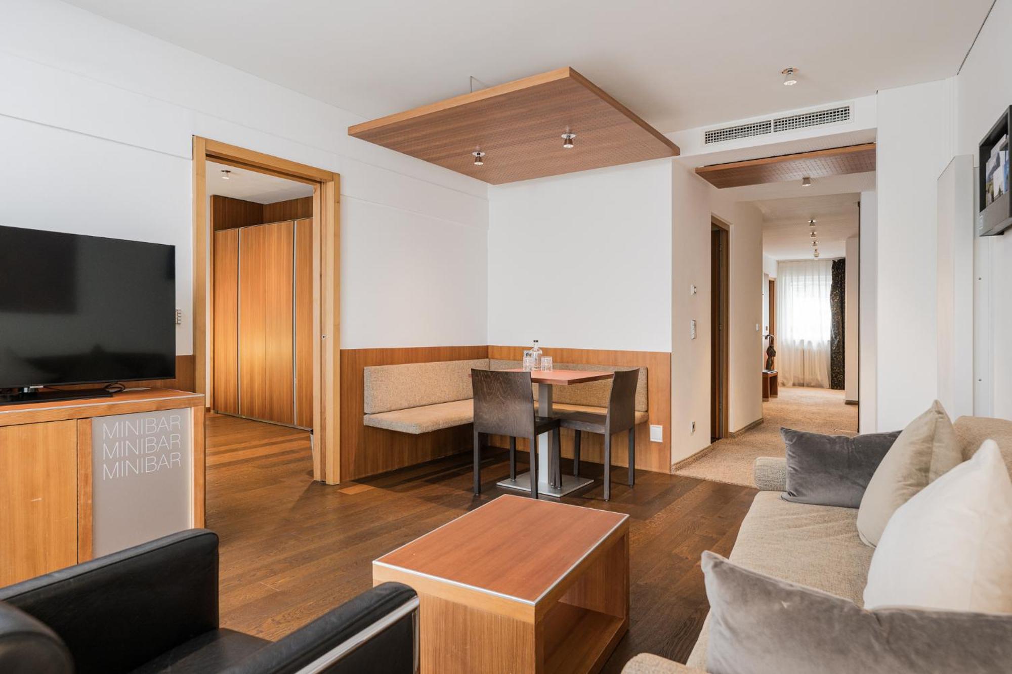 Lindenhof Pure Luxury & Spa Dolcevita Resort Naturns Exterior photo
