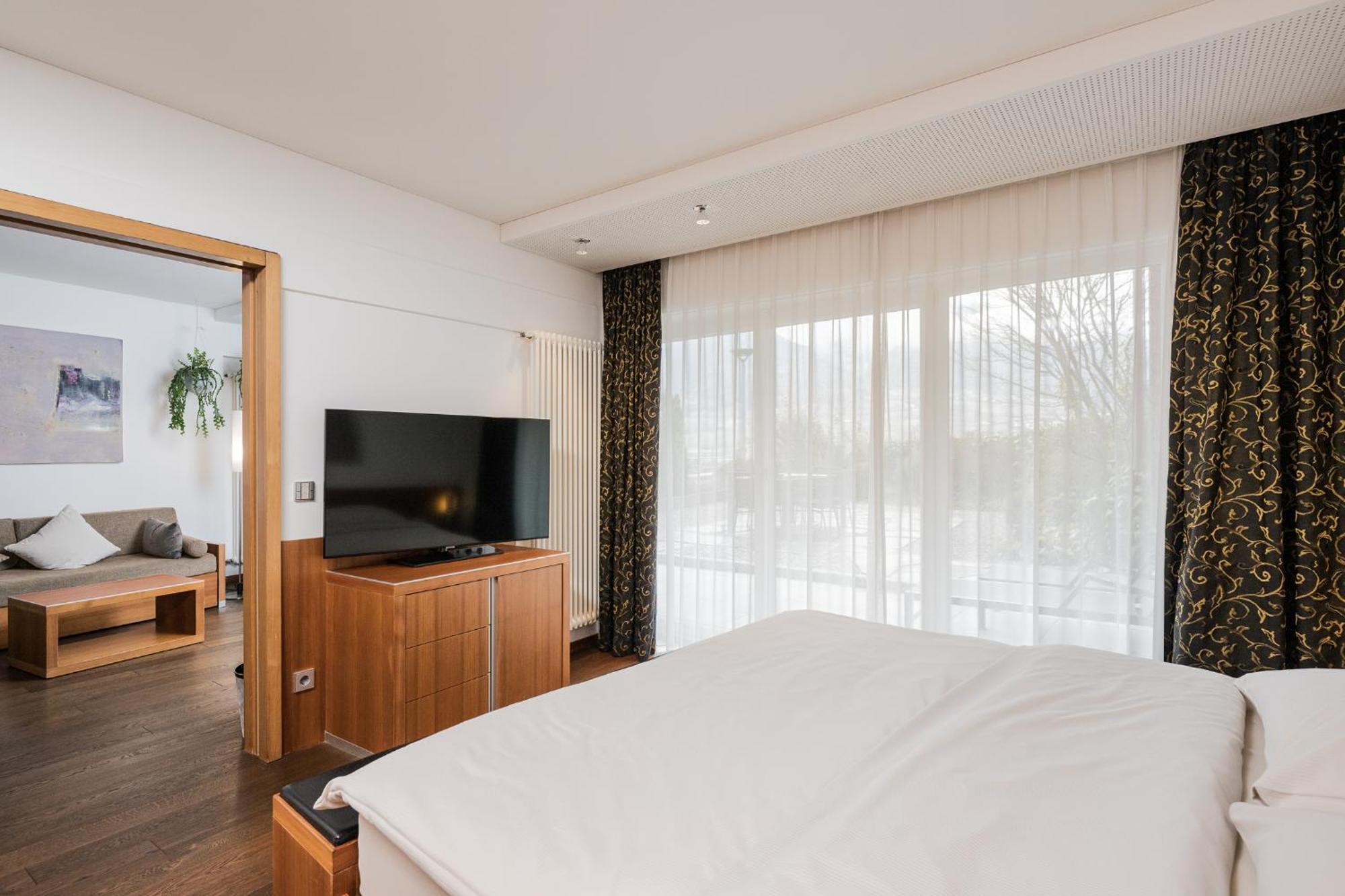 Lindenhof Pure Luxury & Spa Dolcevita Resort Naturns Exterior photo